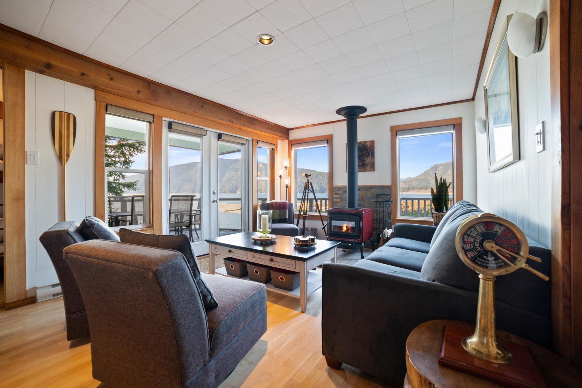 Handsome Dan'S Vacation Cottage Rentals Port Renfrew Bagian luar foto