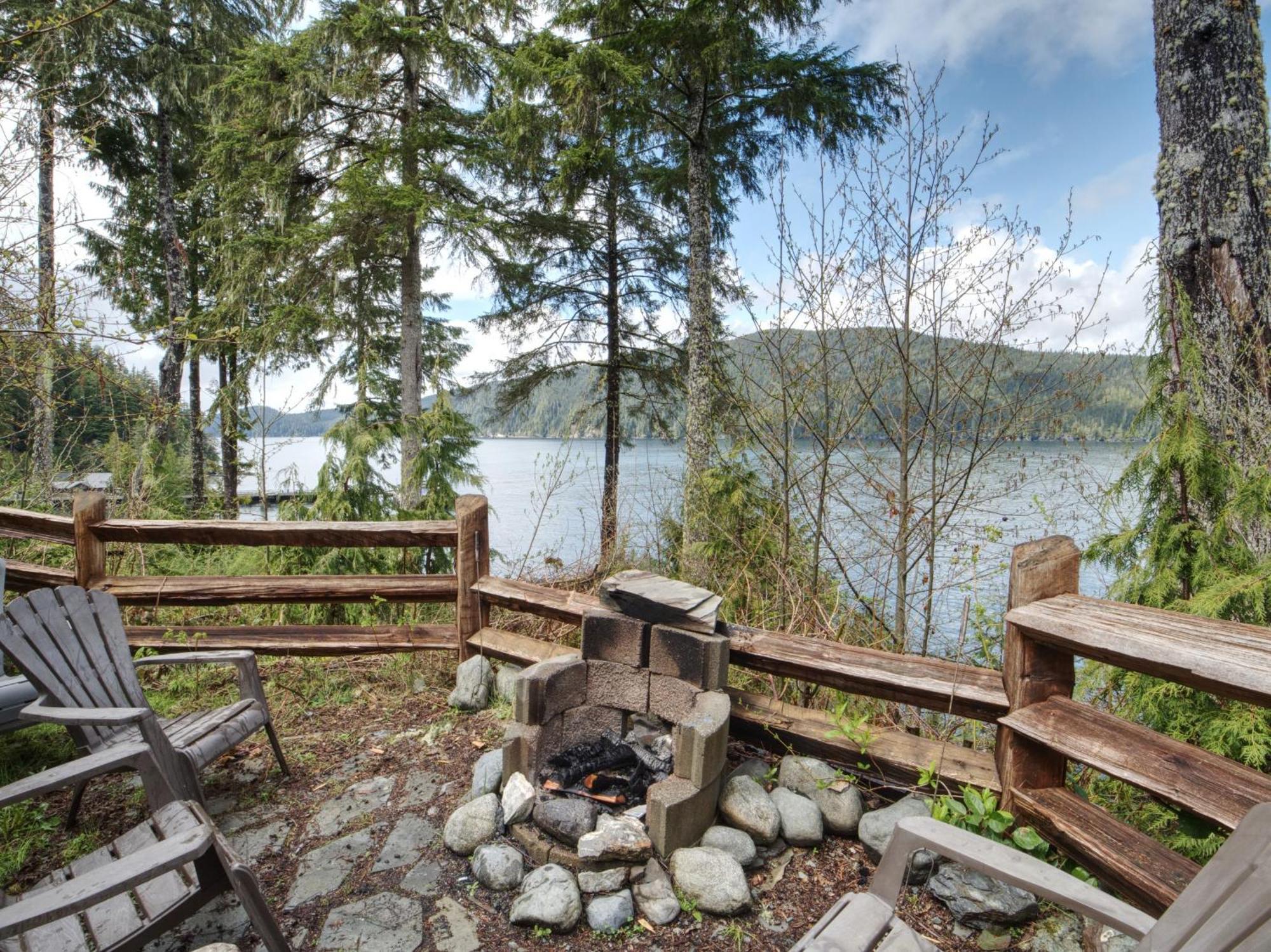 Handsome Dan'S Vacation Cottage Rentals Port Renfrew Bagian luar foto