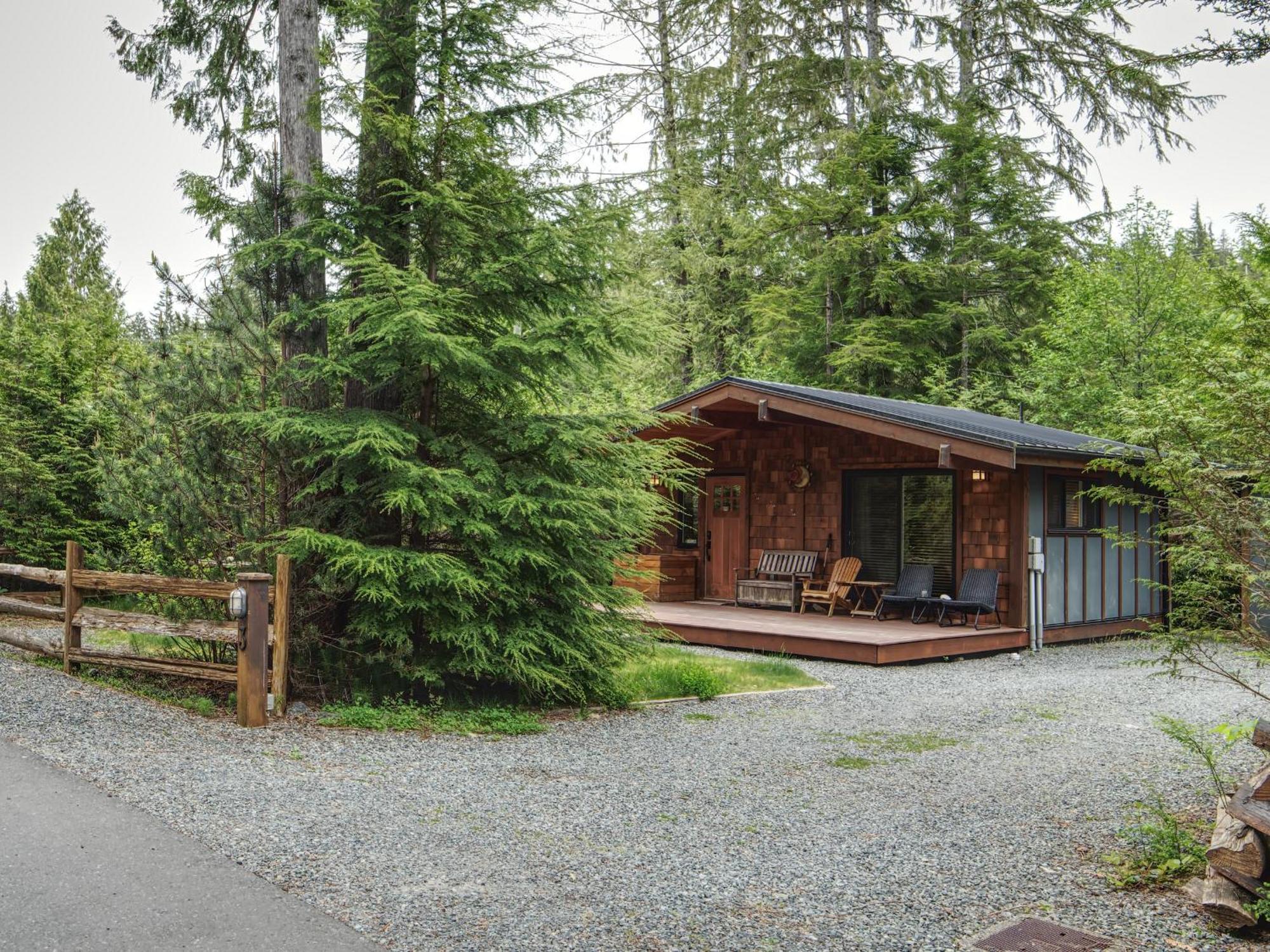 Handsome Dan'S Vacation Cottage Rentals Port Renfrew Bagian luar foto