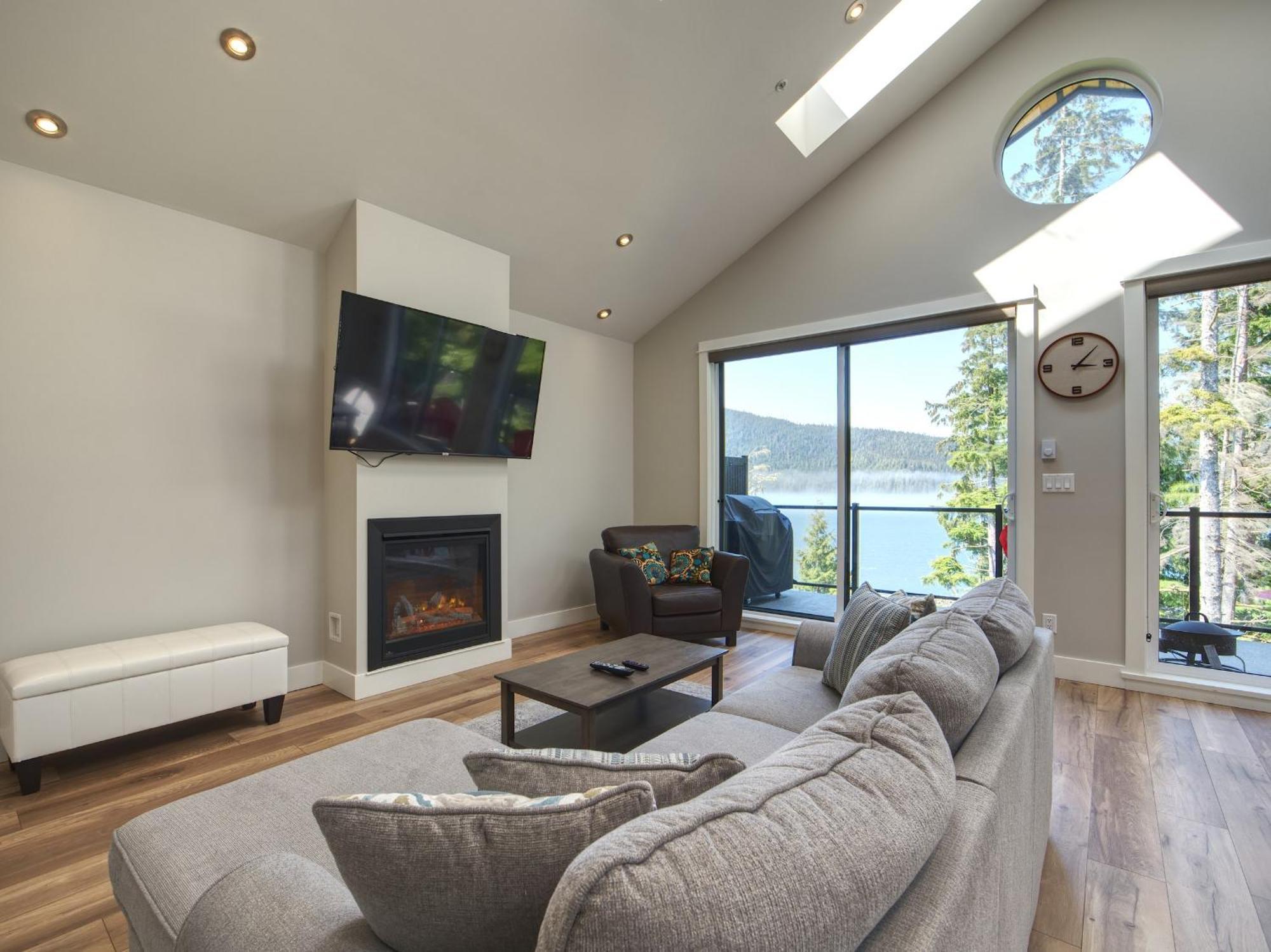 Handsome Dan'S Vacation Cottage Rentals Port Renfrew Ruang foto